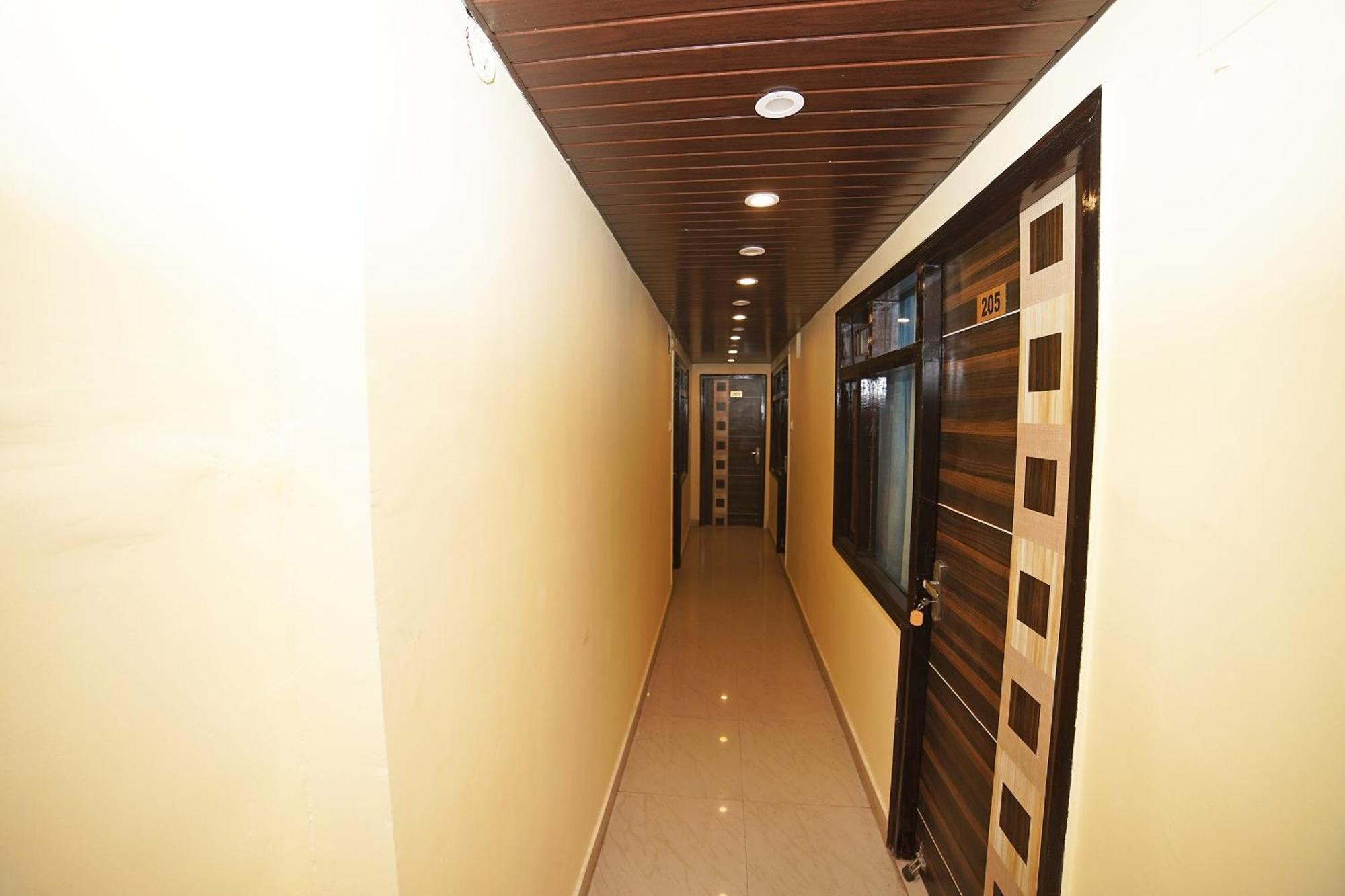 מלון נייניטל Oyo Flagship 8594 Golden Nest מראה חיצוני תמונה